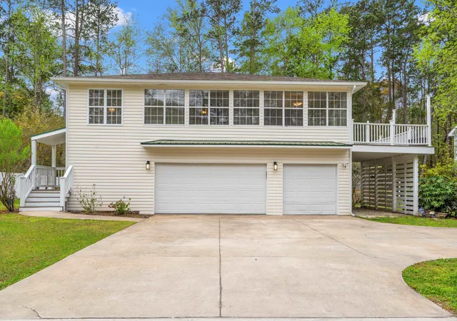 Photo 5 of Single family home for sale at 1015 Hagley Dr, Pawleys Island, SC 29585 | MLS# 2607682 | Listing updated on 2026-09-01