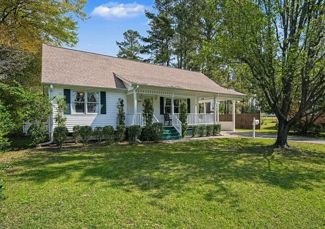 Homes for sale in Loris, SC | 4809 Forest Dr, Loris, SC 29569 | MLS# 2607896