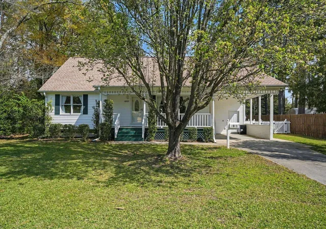 Homes for sale in Loris, SC | 4809 Forest Dr, Loris, SC 29569 | MLS# 2607896