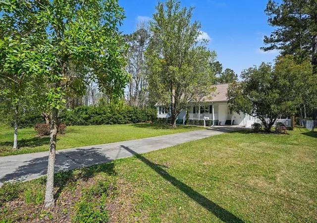 Homes for sale in Loris, SC | 4809 Forest Dr, Loris, SC 29569 | MLS# 2607896