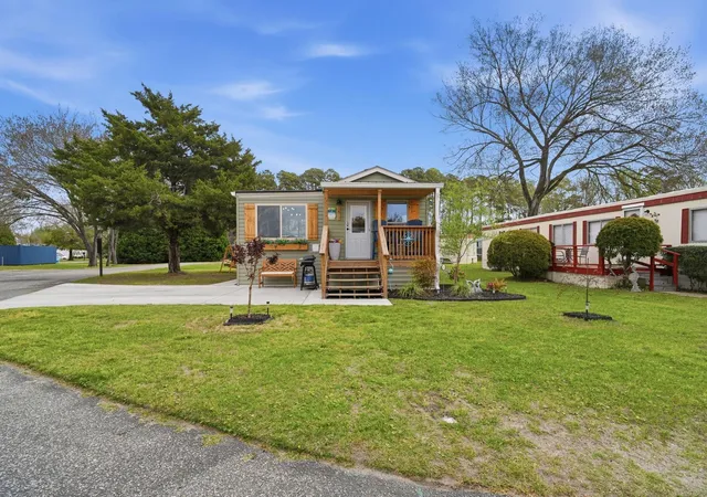 2nd image of 1413 Circle Dr, North Myrtle Beach, SC 29582 | MLS# 2607901