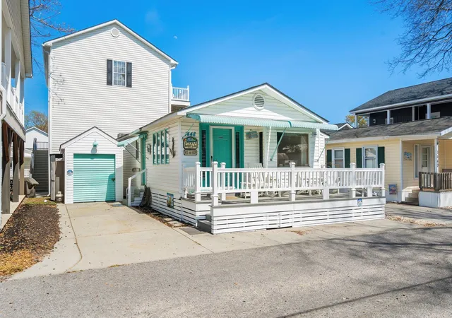 Photo 3 of Manufactured home for sale at 6001 S   1448 Kings Hwy, Myrtle Beach, SC 29575 | MLS# 2608001 | Listing updated on 2026-08-19