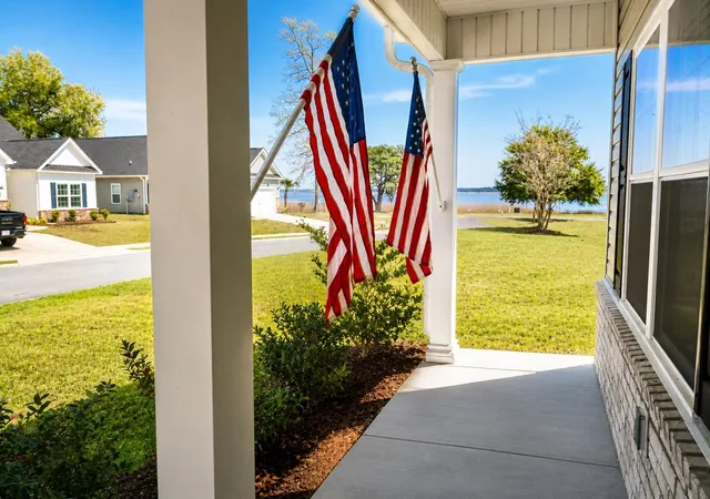 Photo 3 of Sale Pending at 2604 Seaport Cir, Georgetown, SC 29440 | MLS# 2608018 | Listing updated on 2026-09-29