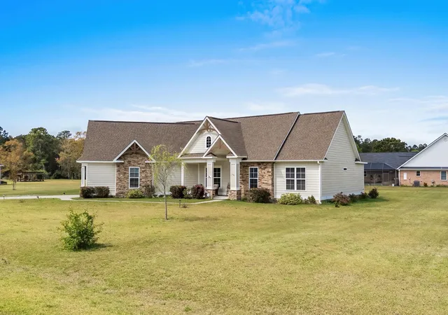 Photo 3 of Sale Pending at 687 Tiger Paw Rd, Loris, SC 29569 | MLS# 2608129 | Listing updated on 2026-09-16