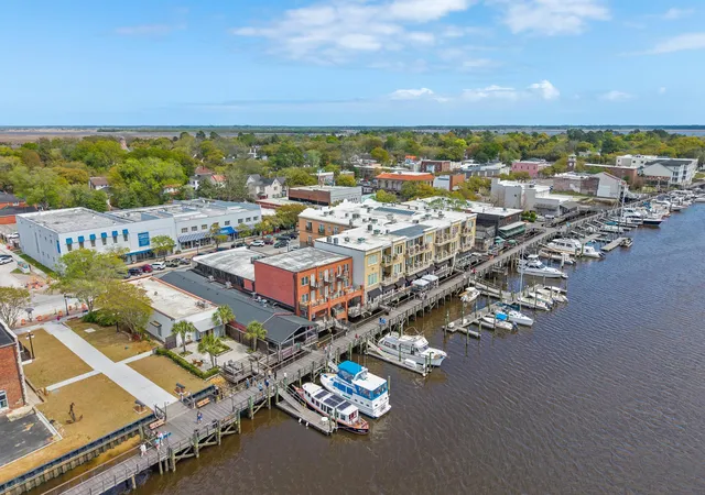 Homes for sale in Georgetown, SC | 815 Front St, Georgetown, SC 29440