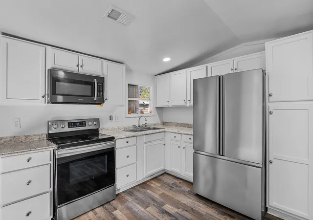 Photo 3 of Manufactured home for sale at 100 Romell Rd, West Columbia, SC 29169 | MLS# 2608322 | Listing updated on 2026-10-07