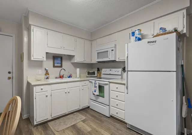 Listing Photo 5 - Condo for sale in building located at 401 Hillside Dr N, North Myrtle Beach, SC 29582 - Unit #3C