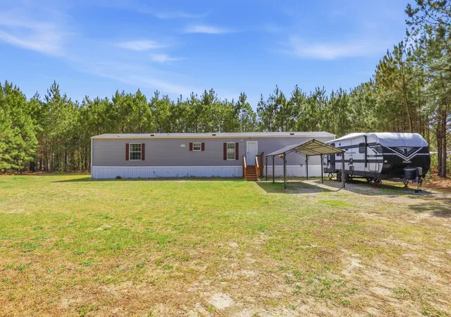 Photo 3 of Manufactured home for sale at 6349 Olga Ln, Loris, SC 29569 | MLS# 2608502 | Listing updated on 2026-07-14