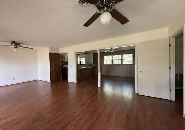 Photo 2 of Single family home for sale at 101 Morris Cir, Hemingway, SC 29554 | MLS# 2608651 | Listing updated on 2026-09-01