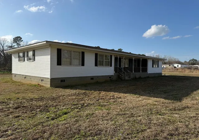 Photo 3 of Single family home for sale at 444 L J Rd, Galivants Ferry, SC 29544 | MLS# 2608689 | Listing updated on 2026-09-01