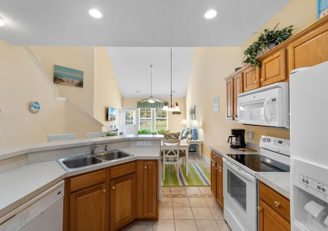4th image of 6172 Catalina Dr, North Myrtle Beach, SC 29582