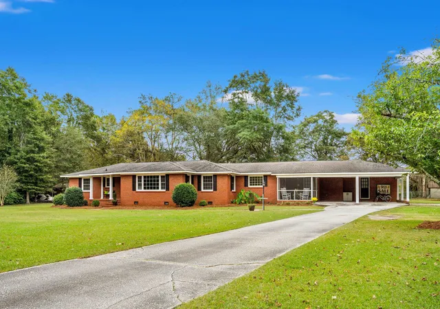 Homes for sale in Mullins, SC | 4867 Bluff Rd, Mullins, SC 29574 | MLS# 2608798