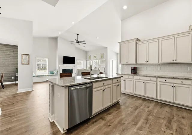 4th image of 213 Sherwood Dr, Murrells Inlet, SC 29576 | MLS# 2609090