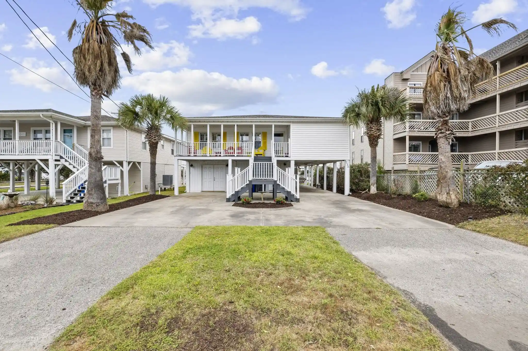 Photo 1 of Single family home for sale at 210 60th Avenue N, North Myrtle Beach, SC 29582 | MLS# 2609374 | Listing updated on 2026-10-15