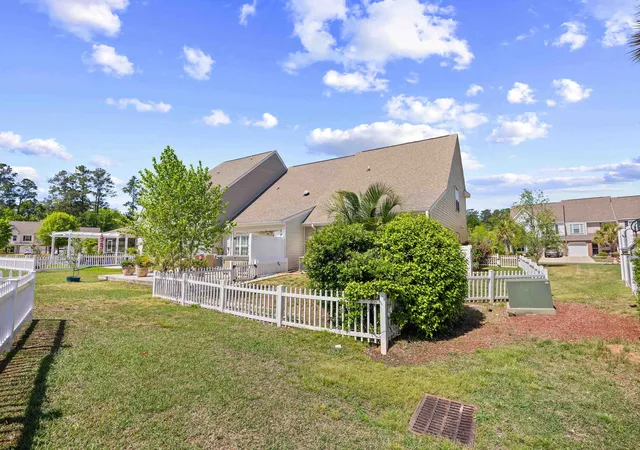 Photo 4 of Townhouse for sale at 706 Riverward Dr, Myrtle Beach, SC 29588 | MLS# 2609514 | Listing updated on 2026-04-13