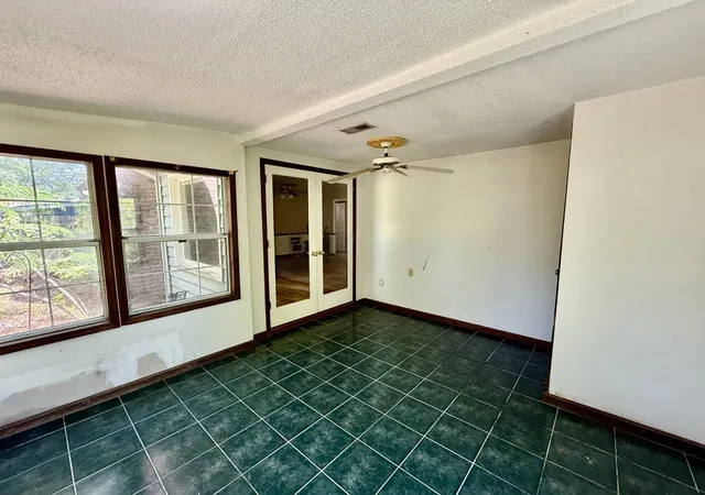 Photo 2 of Single family home for sale at 226 Manor Cir, Myrtle Beach, SC 29588 | MLS# 2609796 | Listing updated on 2026-04-20