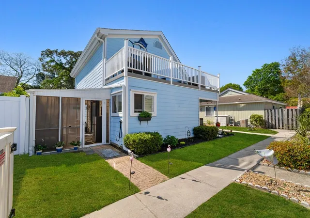 Photo 2 of Single family home for sale at 704 43rd Avenue S, North Myrtle Beach, SC 29582 | MLS# 2610031 | Listing updated on 2026-08-28