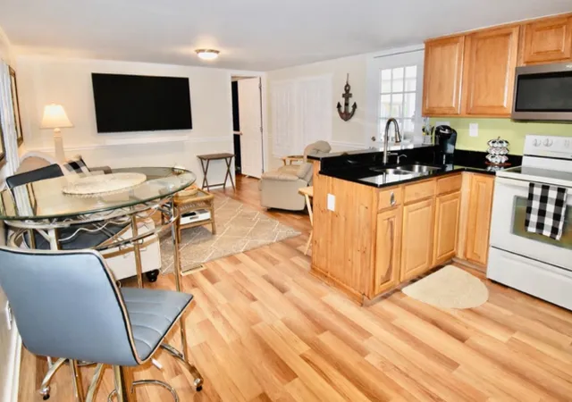 Photo 4 of Manufactured home for sale at 1525 Tanglewood Dr, North Myrtle Beach, SC 29582 | MLS# 2610084 | Listing updated on 2026-04-24