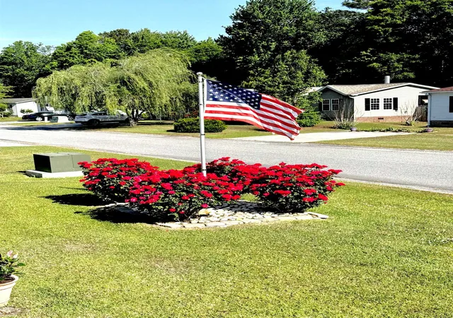 Photo 3 of Manufactured home for sale at 1072 Weslin Crk Dr, Myrtle Beach, SC 29588 | MLS# 2610098 | Listing updated on 2026-06-04