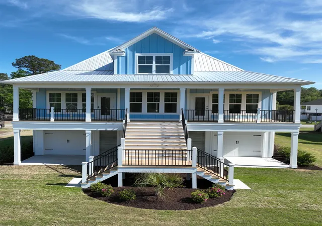 Photo 3 of Single family home for sale at 693 W Oak Cir, Myrtle Beach, SC 29588 | MLS# 2610139 | Listing updated on 2026-07-21