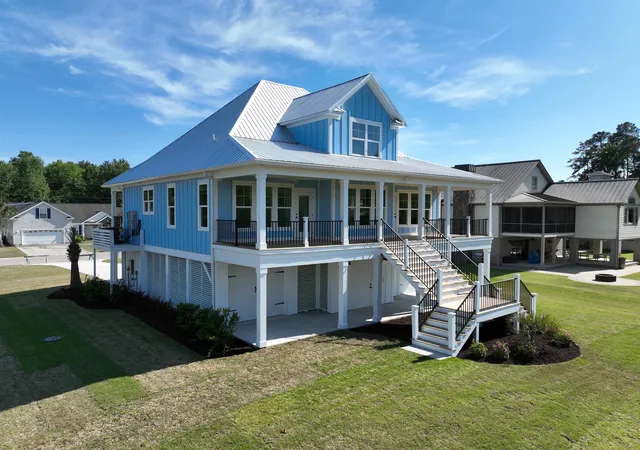 Photo 4 of Single family home for sale at 693 W Oak Cir, Myrtle Beach, SC 29588 | MLS# 2610139 | Listing updated on 2026-07-21