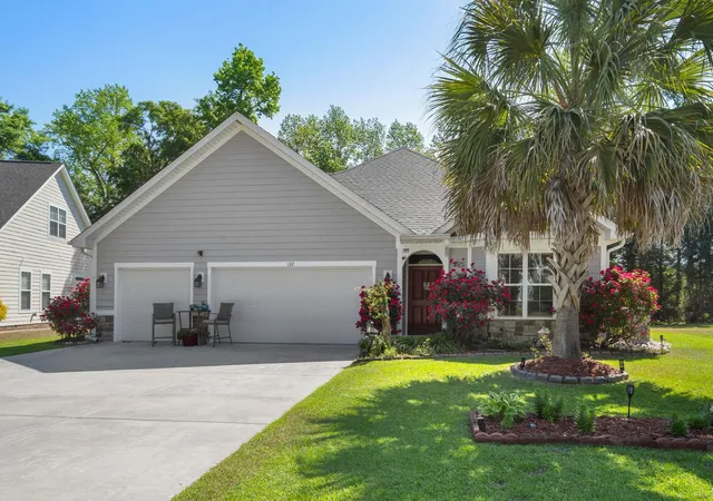 Photo 3 of Single family home for sale at 132 Rivers Edge Dr, Conway, SC 29526 | MLS# 2610155 | Listing updated on 2026-08-17