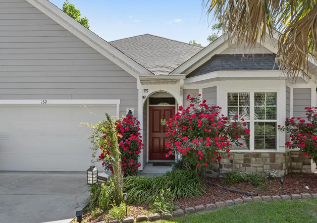 Photo 4 of Single family home for sale at 132 Rivers Edge Dr, Conway, SC 29526 | MLS# 2610155 | Listing updated on 2026-08-17