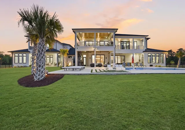 Photo 3 of Mansion for sale at 180 Bay Ridge Dr, North Myrtle Beach, SC 29582 | MLS# 2610156 | Listing updated on 2026-07-31