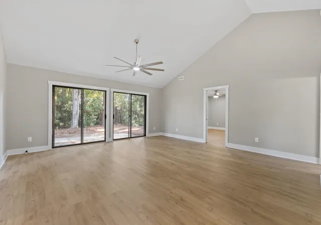 Photo 3 of Single family home for sale at 105 Moss Cir, Conway, SC 29526 | MLS# 2610405 | Listing updated on 2026-09-30