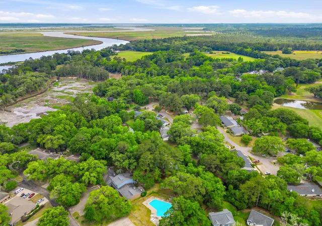 Homes for sale in Georgetown, SC | 34 Wedgefield Village Rd, Georgetown, SC 29440 | Houzeo