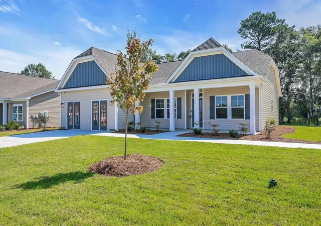 Photo 2 of Sale Pending at 129 Cascade Dr, Conway, SC 29527 | MLS# 2610588 | Listing updated on 2026-09-23