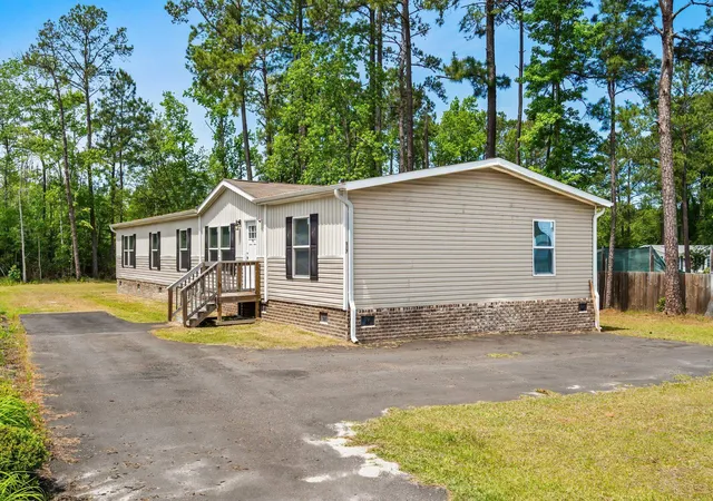 Photo 1 of Manufactured home for sale at 127 Missouria Ln, Conway, SC 29526 | MLS# 2610602 | Listing updated on 2026-06-15