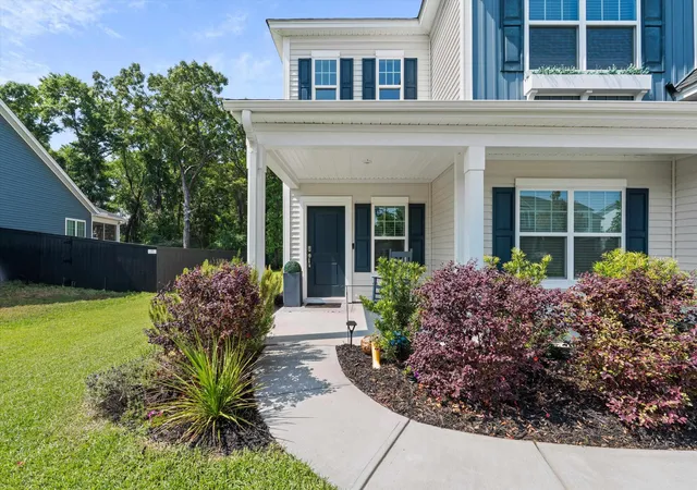 Photo 2 of Single family home for sale at 170 Thistle Ln, Beaufort, SC 29906 | MLS# 2610733 | Listing updated on 2026-08-21