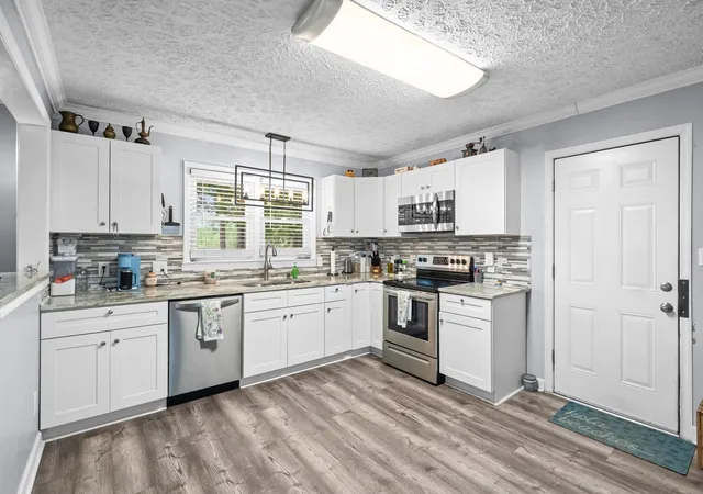 Photo 4 of Sale Pending at 1704 Sherwood Dr, Conway, SC 29526 | MLS# 2611047 | Listing updated on 2026-10-04