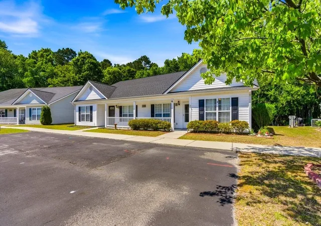 Photo 2 of Sale Pending at 200 Country Manor Dr #B, Conway, SC 29526 | MLS# 2611122 | Listing updated on 2026-06-22