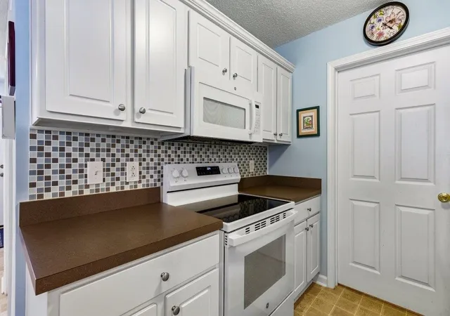 Photo 5 of Sale Pending at 200 Country Manor Dr #B, Conway, SC 29526 | MLS# 2611122 | Listing updated on 2026-06-22