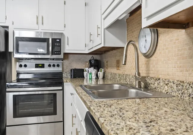 Listing Photo 5 - Condo for sale in building located at 2805 N Ocean Blvd, Myrtle Beach, SC 29577 - Unit #214