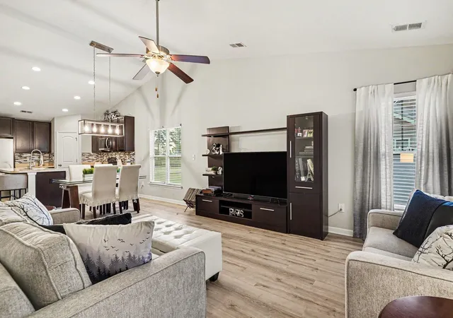 3rd image of 400 Stafford Dr, Myrtle Beach, SC 29579 | MLS# 2611307
