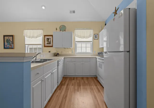 4th image of 901 W Prt Dr, North Myrtle Beach, SC 29582