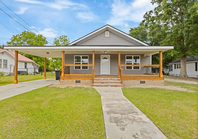 Homes for sale in Mullins, SC | 115 Northside Ave, Mullins, SC 29574 | MLS# 2611397