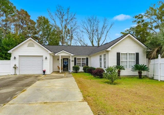 Photo 2 of Sale Pending at 1001 Mimosa Ct, Conway, SC 29527 | MLS# 2611470 | Listing updated on 2026-06-17