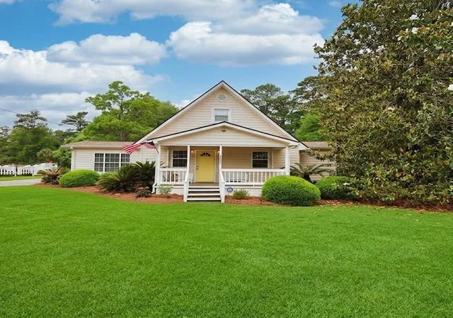 Photo 1 of Single family home for sale at 2220 S Island Rd, Georgetown, SC 29440 | MLS# 2611658 | Listing updated on 2026-10-01