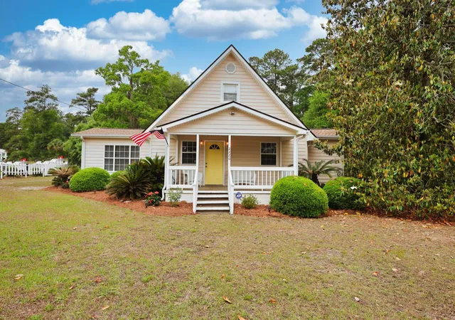 Photo 2 of Single family home for sale at 2220 S Island Rd, Georgetown, SC 29440 | MLS# 2611658 | Listing updated on 2026-10-01