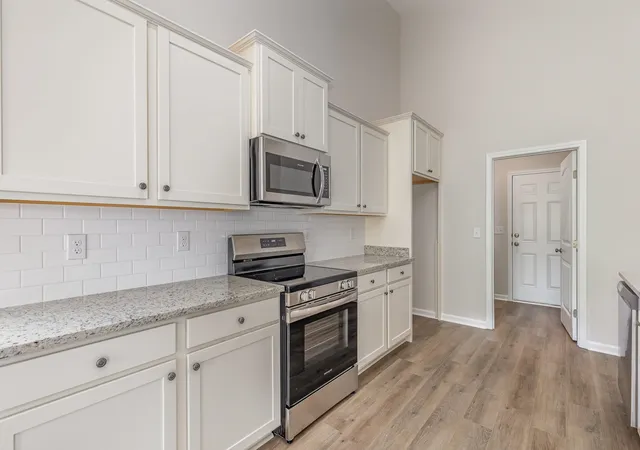 Photo 3 of Sale Pending at 924 Woodside Dr, Conway, SC 29526 | MLS# 2611794 | Listing updated on 2026-07-10