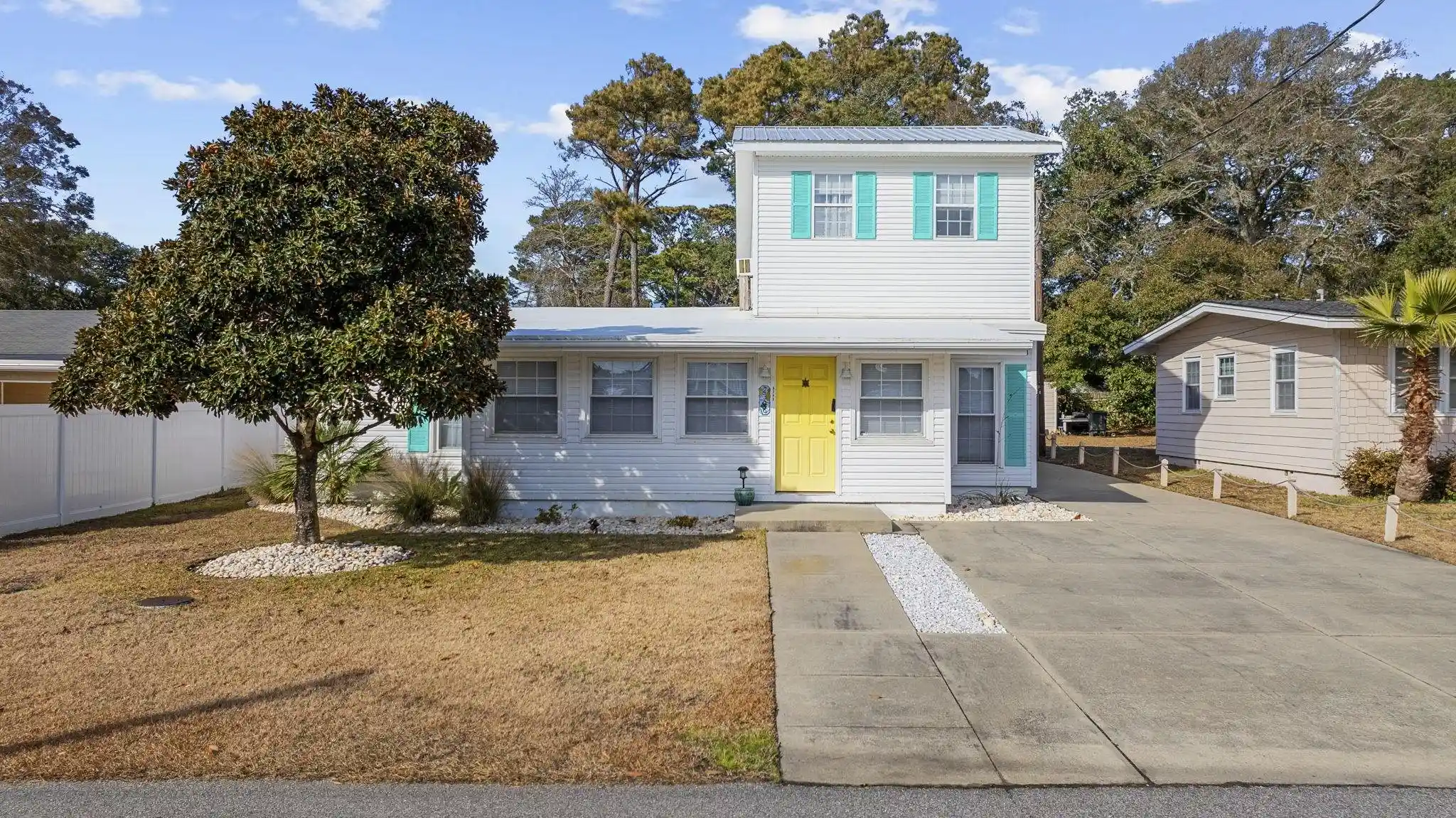 Photo 1 of Single family home for sale at 2306 Holly Dr, North Myrtle Beach, SC 29582 | MLS# 2611953 | Listing updated on 2026-10-09