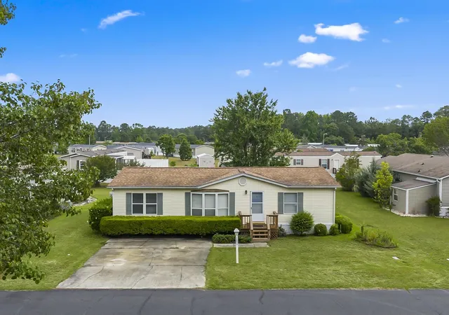 Photo 3 of Manufactured home for sale at 1093 Palm Dr, Conway, SC 29526 | MLS# 2612054 | Listing updated on 2026-06-18
