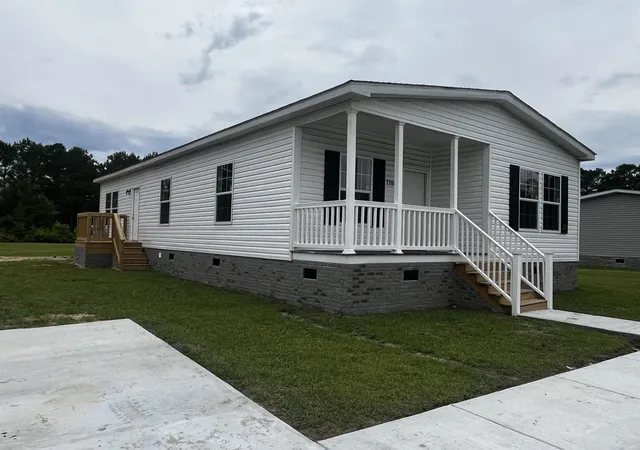 Photo 2 of Manufactured home for sale at 7760 Kerl Rd, Conway, SC 29527 | MLS# 2612133 | Listing updated on 2026-09-21
