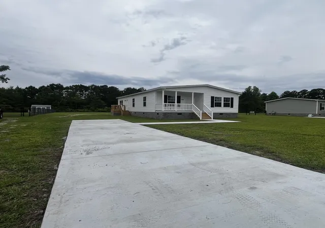 Photo 3 of Manufactured home for sale at 7760 Kerl Rd, Conway, SC 29527 | MLS# 2612133 | Listing updated on 2026-09-21