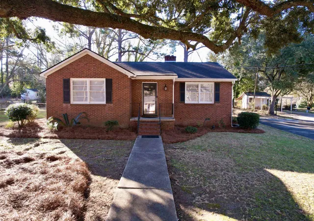 Homes for sale in Kingstree, SC | 517 Singleton Ave, Kingstree, SC 29556 | MLS# 2612134