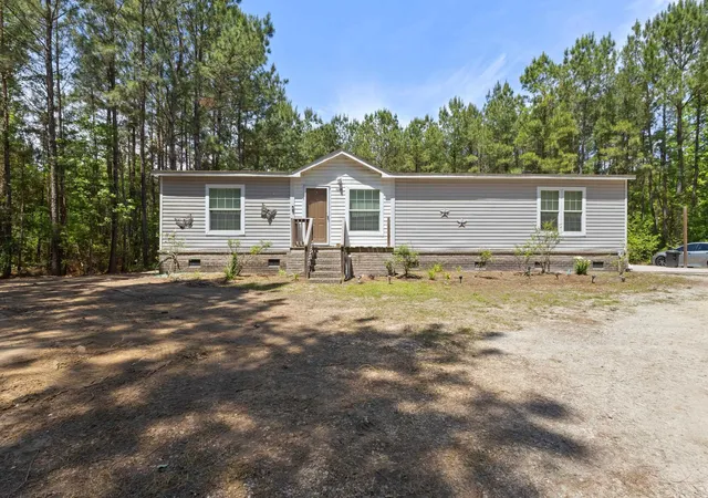 Photo 3 of Manufactured home for sale at 1209 Railroad Dr, Conway, SC 29527 | MLS# 2612265 | Listing updated on 2026-08-28